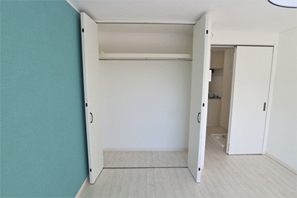 容量はそのままに　扉を交換しパイプを設置