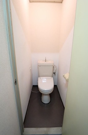 30年経過しサビが目立ってきたトイレも交換